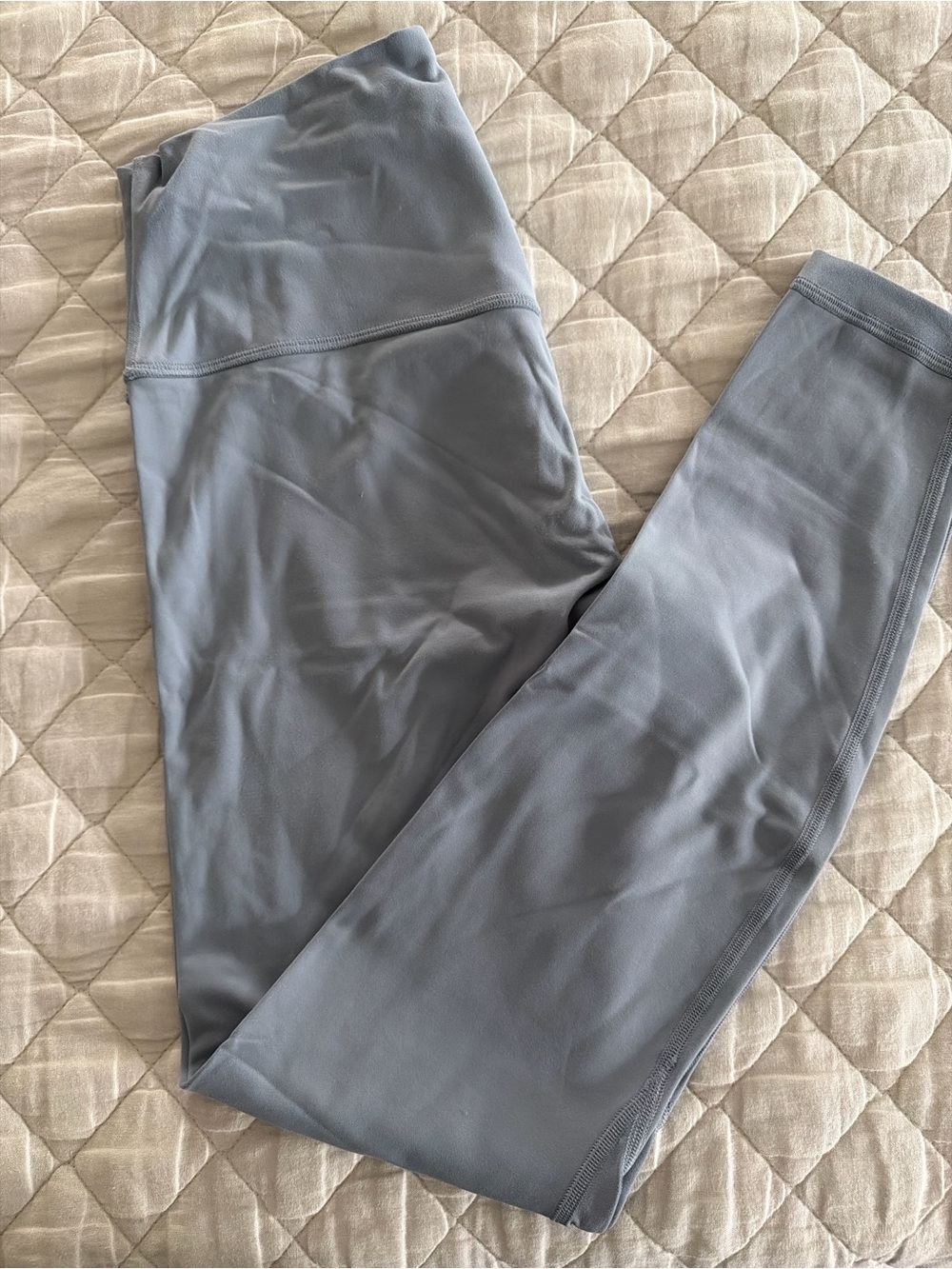 Women’s Lulu Lemon light blue Align leggings
